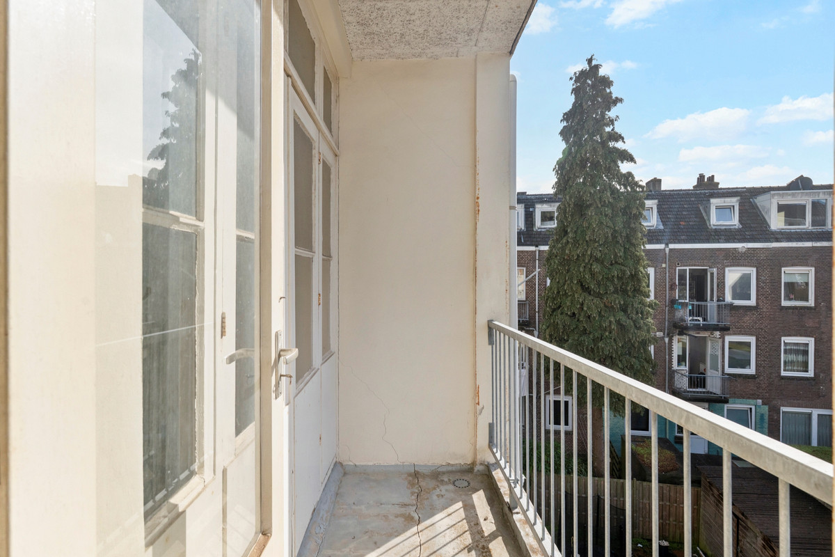 Appartement te koop: West-Varkenoordseweg 129A02, Rotterdam