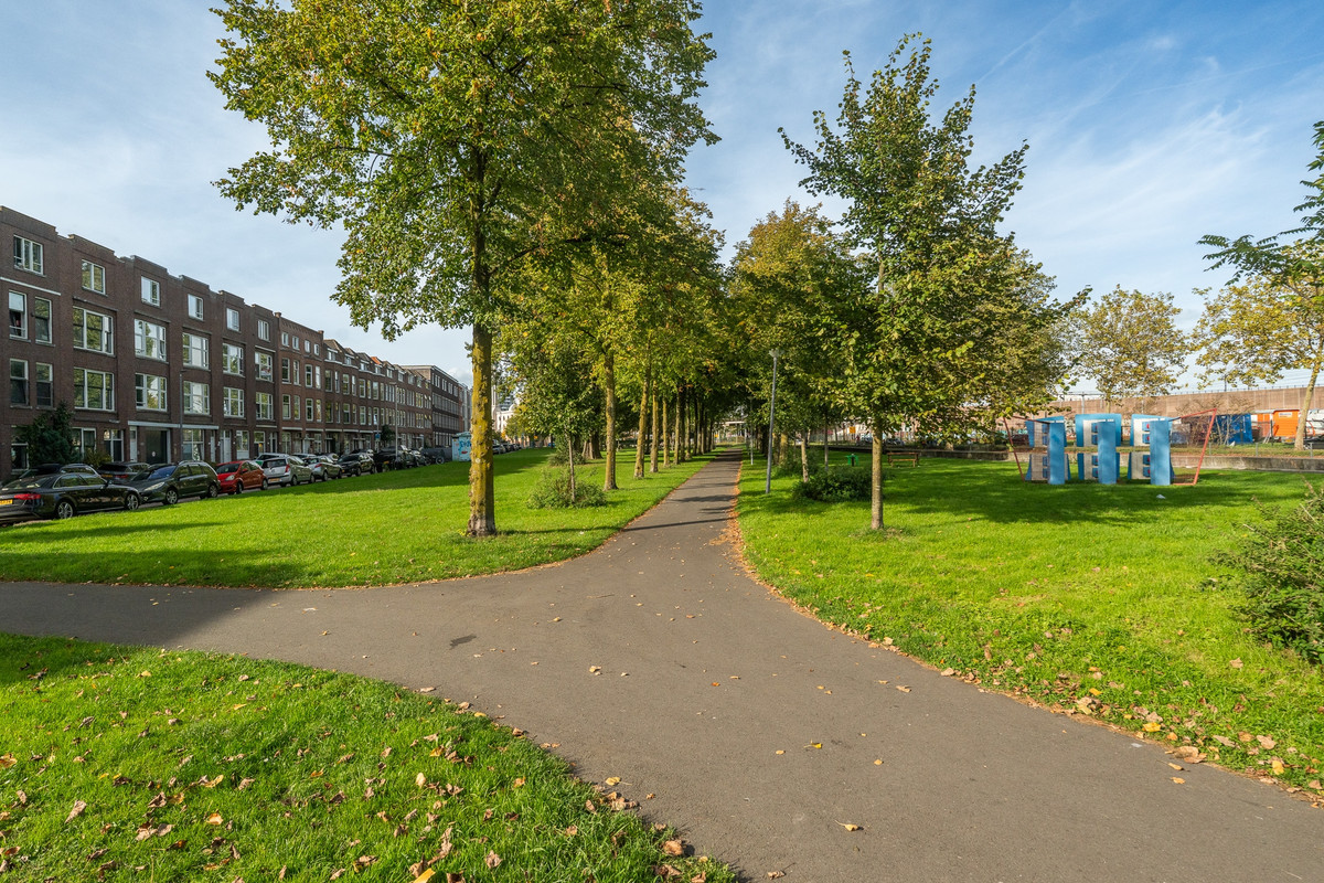 Appartement te koop: West-Varkenoordseweg 129A02, Rotterdam