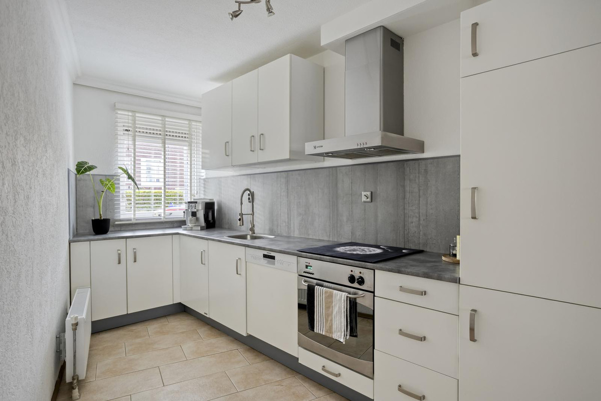 Tussenwoning te koop: Lena Blok-Woutsstraat 33, Rotterdam
