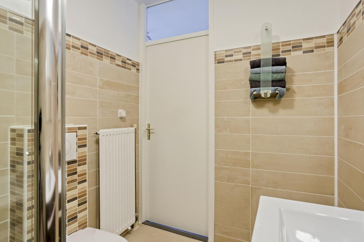 Tussenwoning te koop: Lena Blok-Woutsstraat 33, Rotterdam