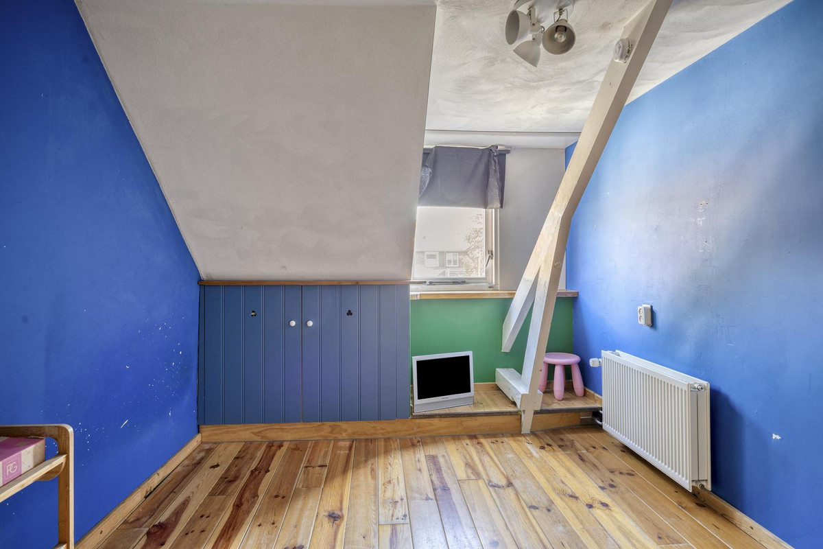 Twee-onder-één-kap te koop: Besoyensestraat 25, Waalwijk