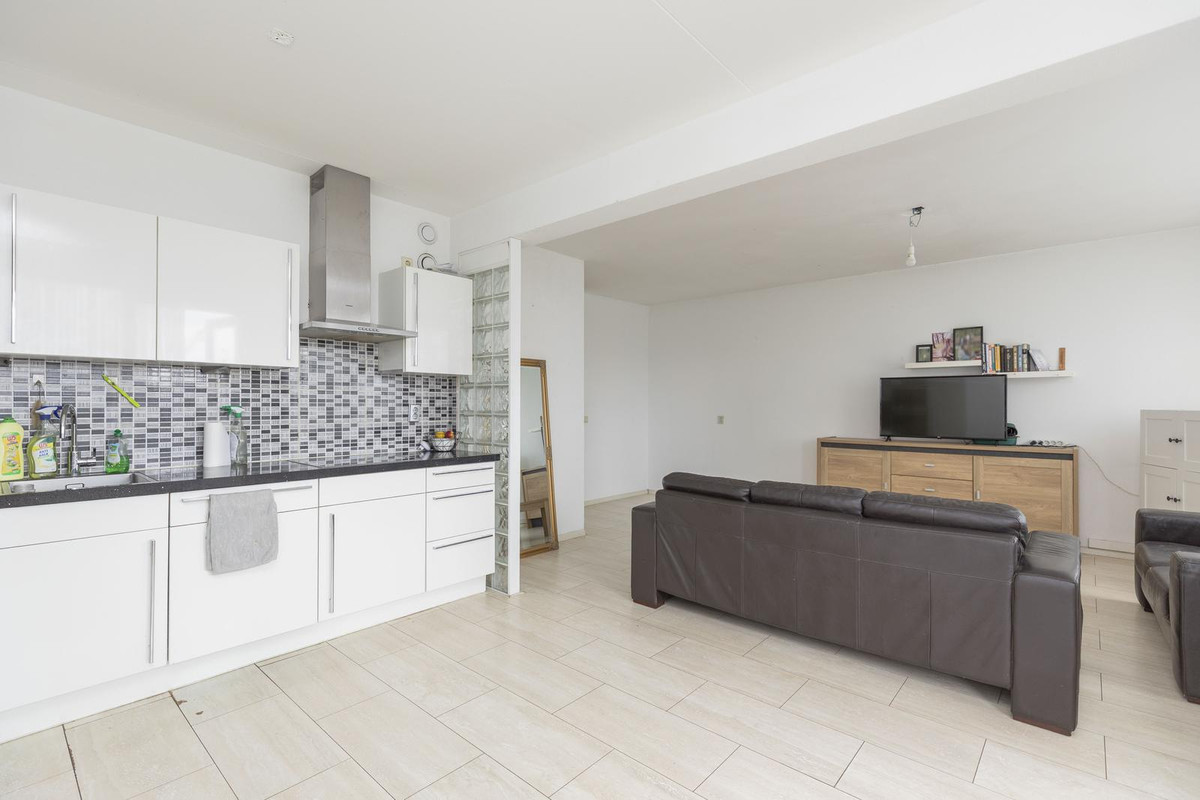 Appartement te koop: strevelsweg 229, Rotterdam