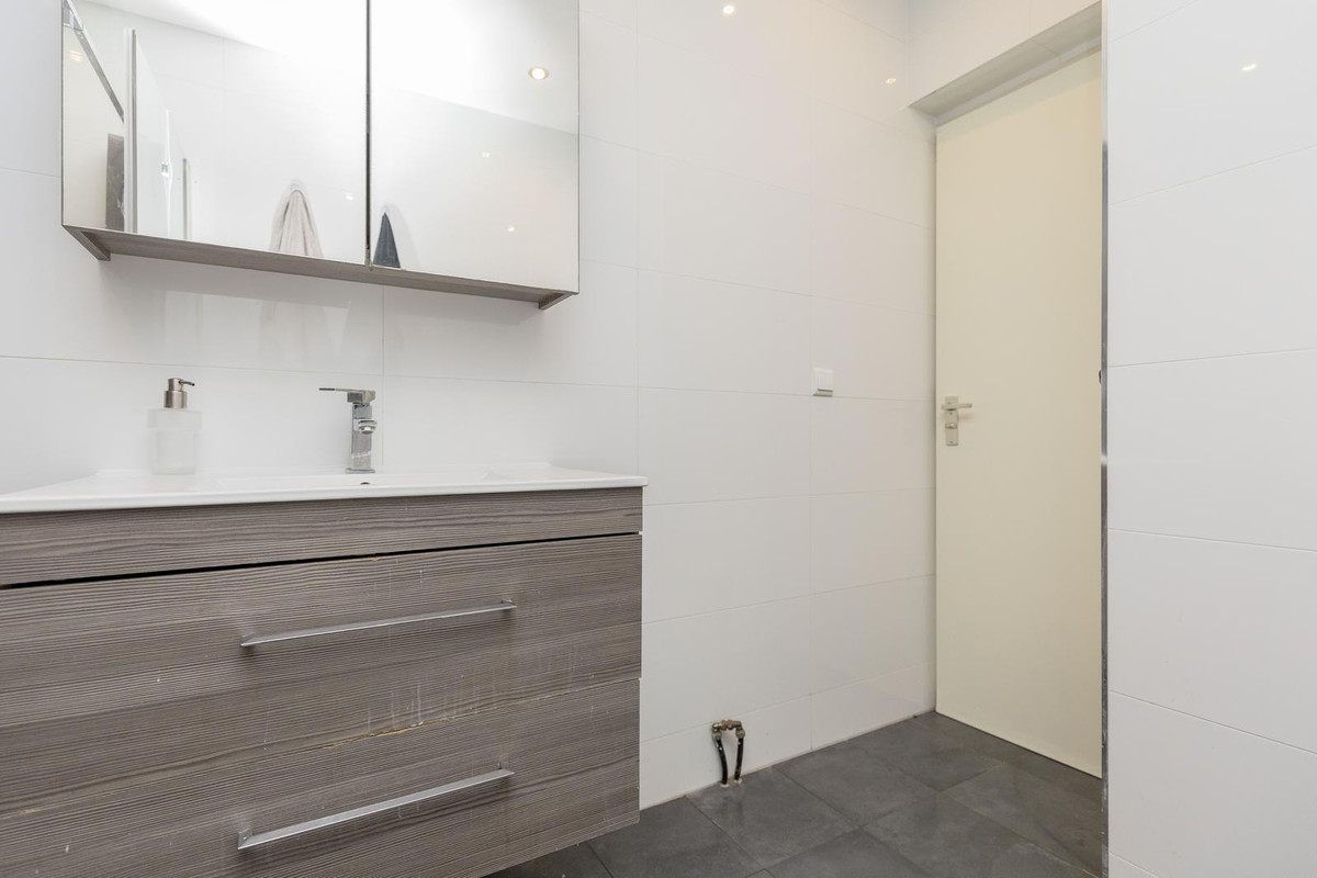 Appartement te koop: strevelsweg 229, Rotterdam