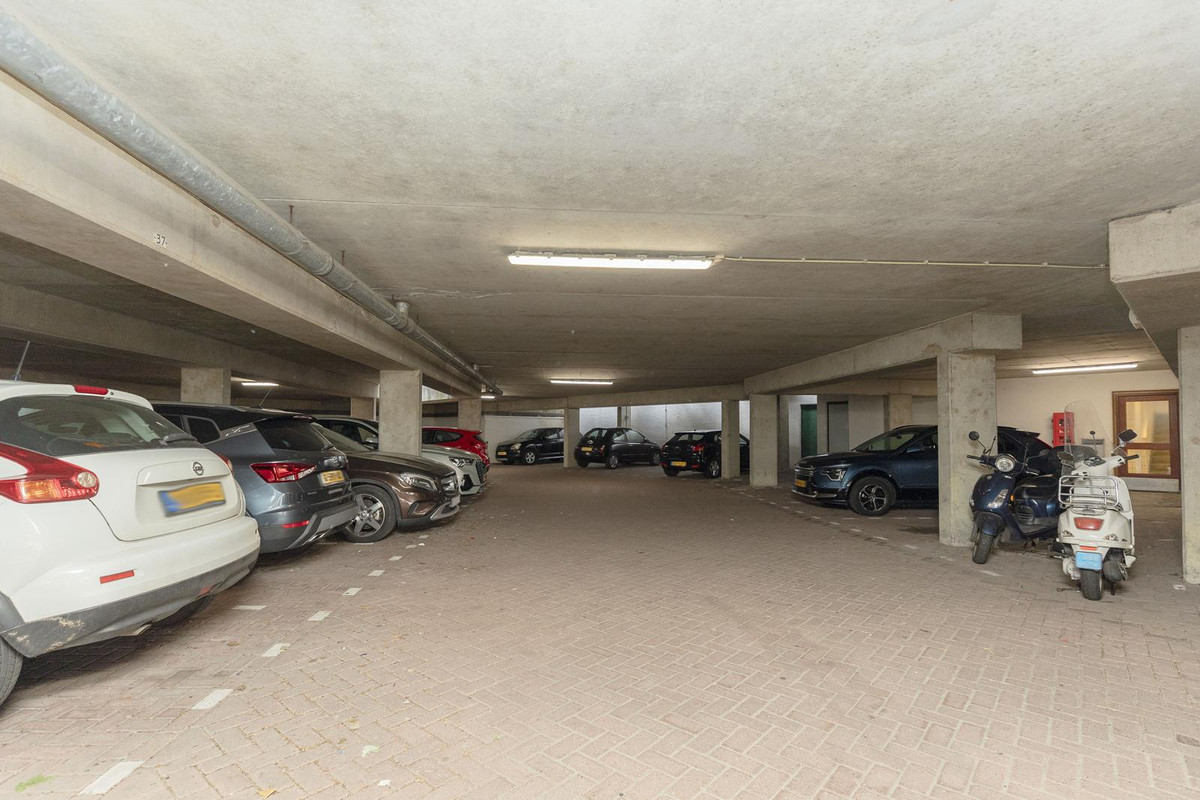 Appartement te koop: strevelsweg 229, Rotterdam