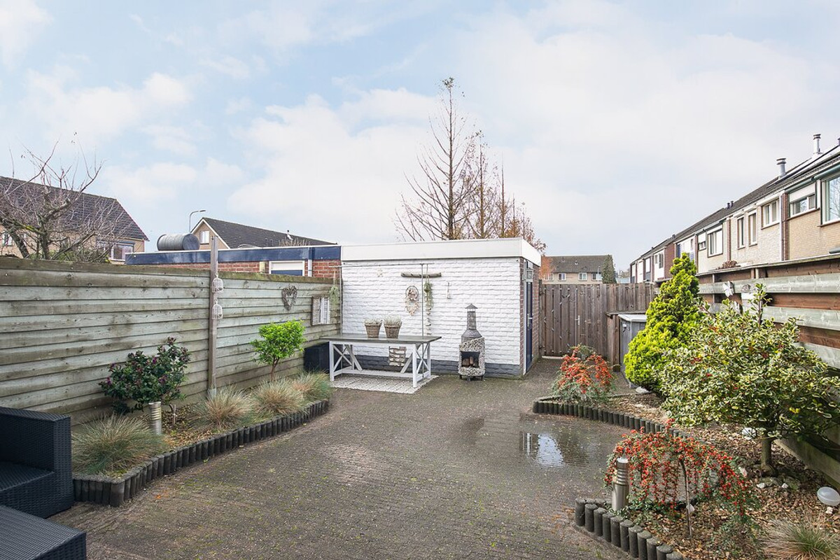 Tussenwoning te huur: Gerberalaan 27, Hoek