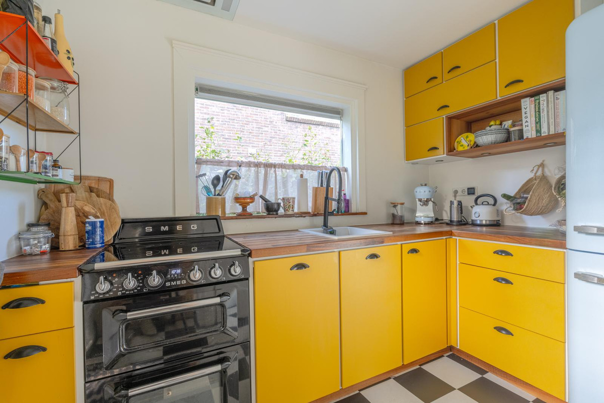 Twee-onder-één-kap te koop: Boergoensevliet 70, Rotterdam
