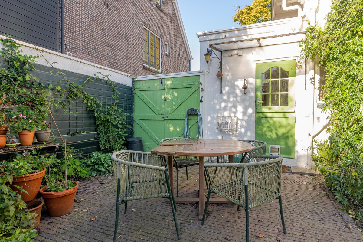 Twee-onder-één-kap te koop: Boergoensevliet 70, Rotterdam