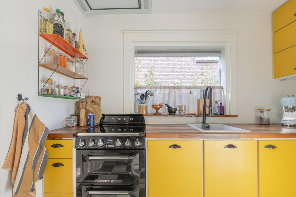 Twee-onder-één-kap te koop: Boergoensevliet 70, Rotterdam