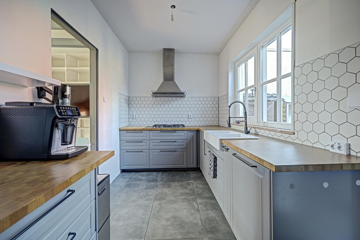 Tussenwoning te koop: M.A.de Ruijterlaan 20, Goes