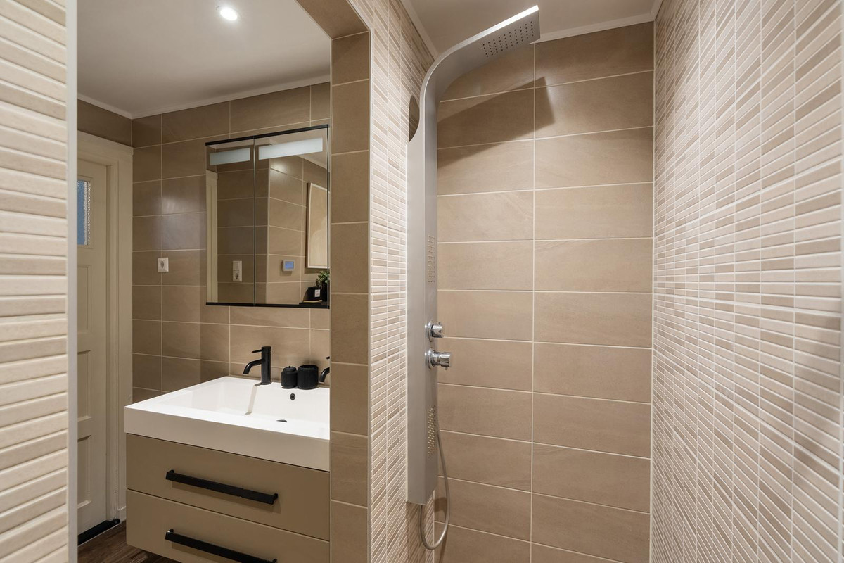 Hoekwoning te koop: Courzandseweg 55, Rotterdam