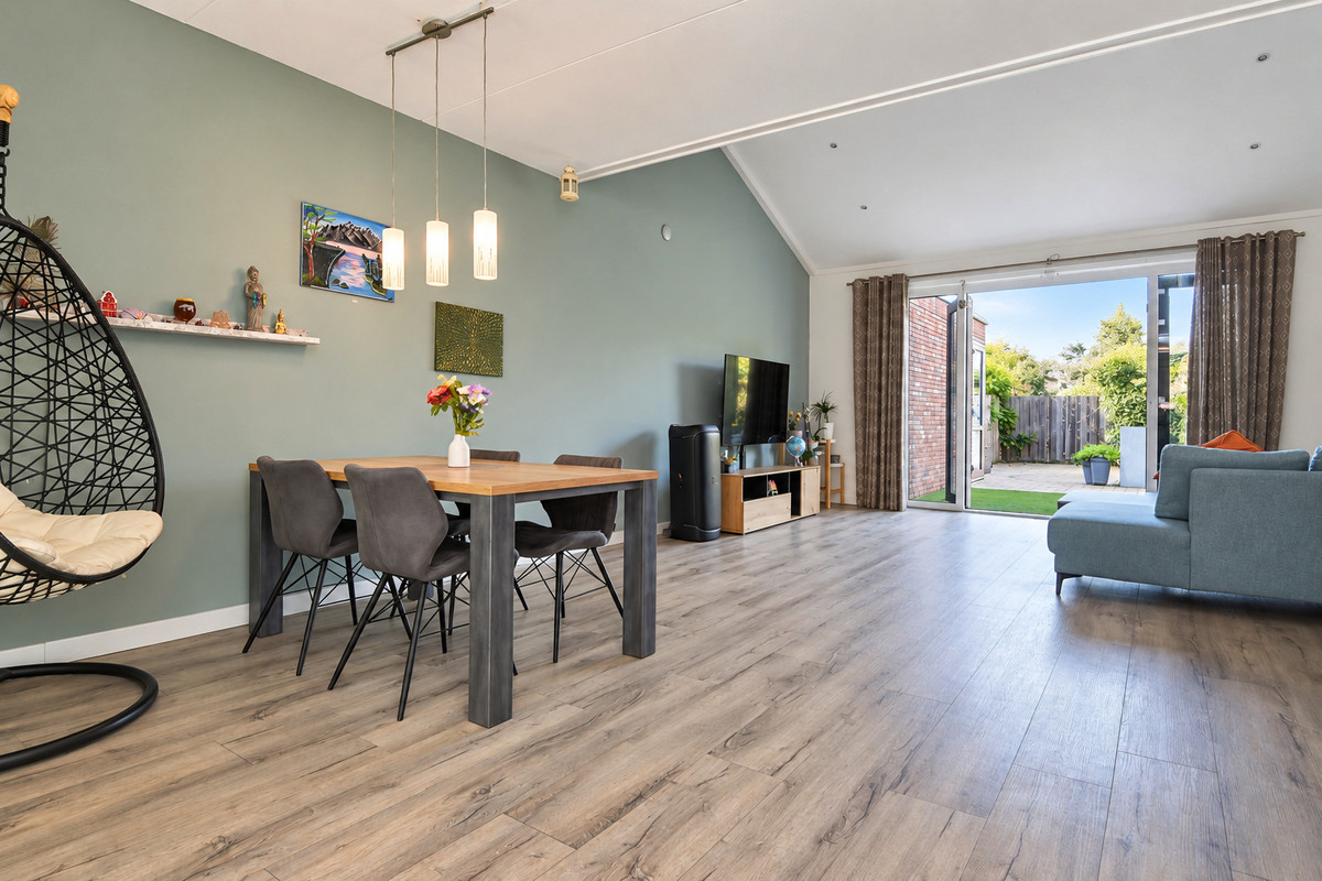 Hoekwoning te koop: Chrysantentuin 13, Zoetermeer