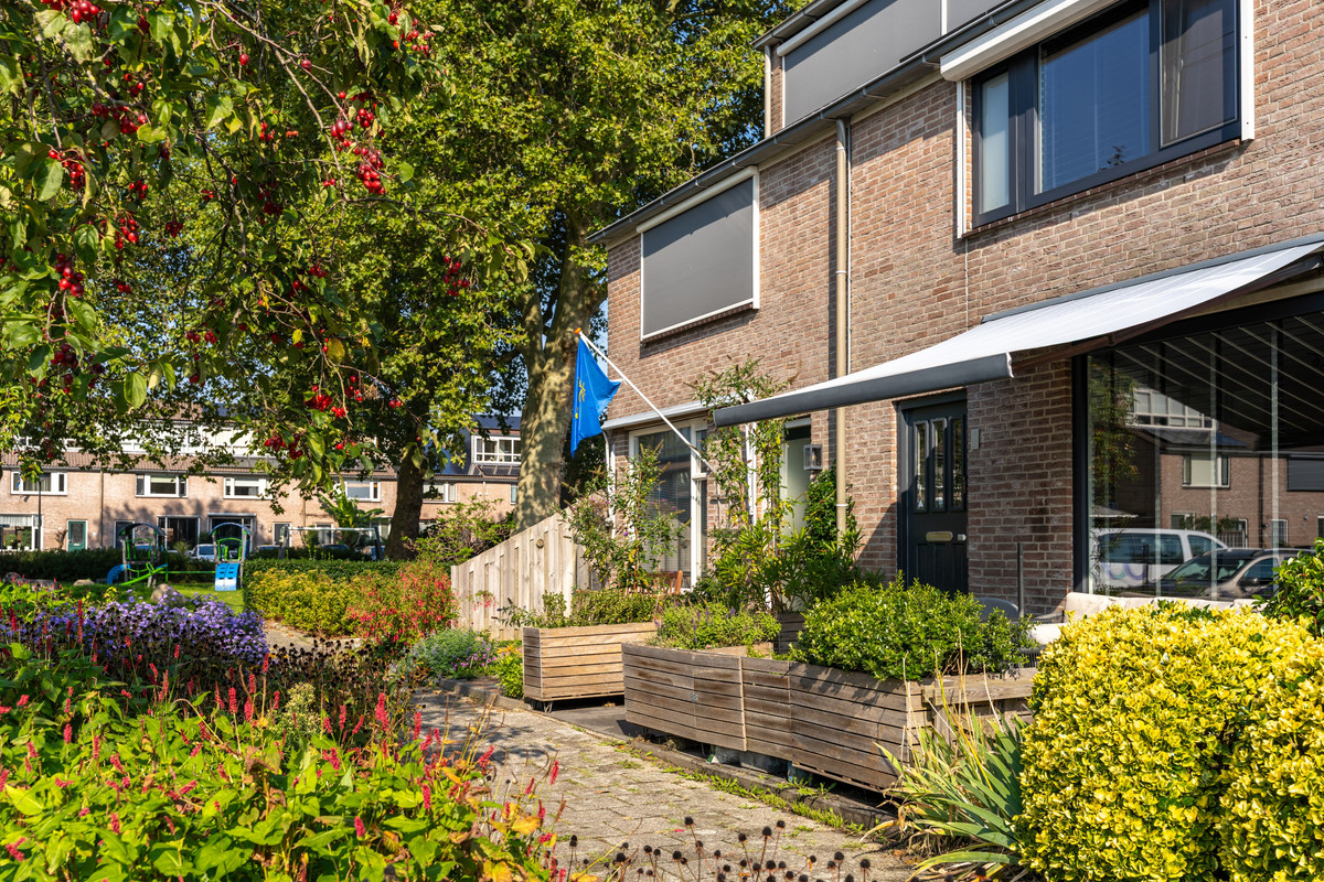 Tussenwoning te koop: Wilgenhof 3, Zoeterwoude
