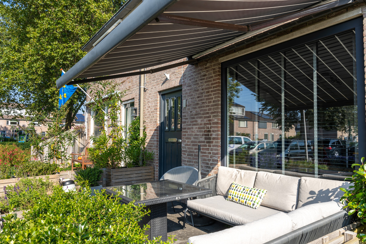 Tussenwoning te koop: Wilgenhof 3, Zoeterwoude