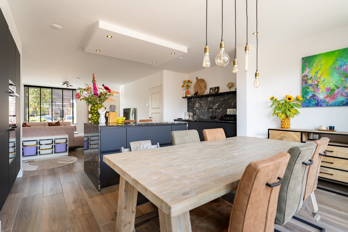 Tussenwoning te koop: Wilgenhof 3, Zoeterwoude