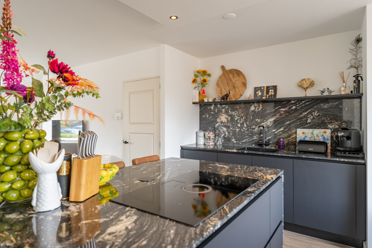 Tussenwoning te koop: Wilgenhof 3, Zoeterwoude