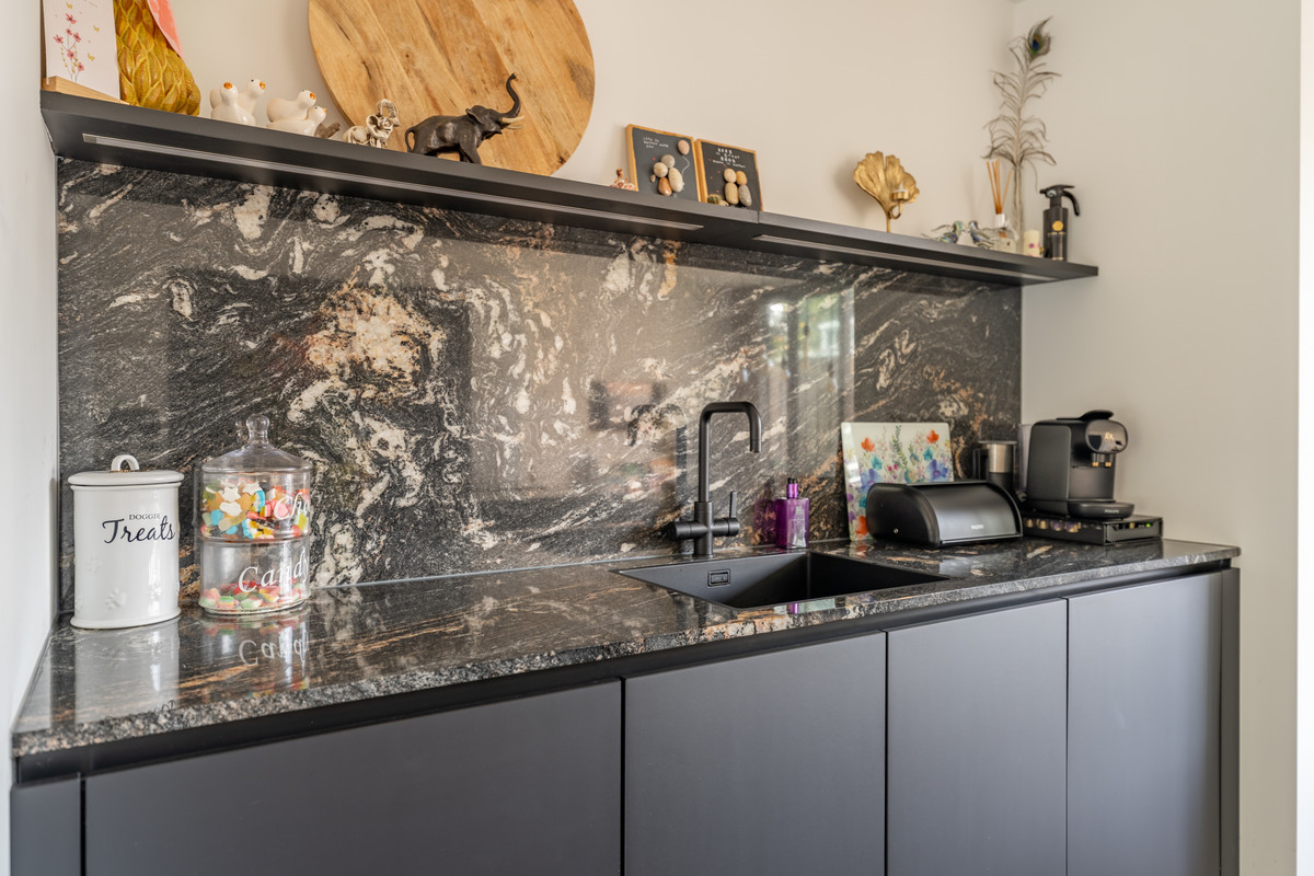 Tussenwoning te koop: Wilgenhof 3, Zoeterwoude