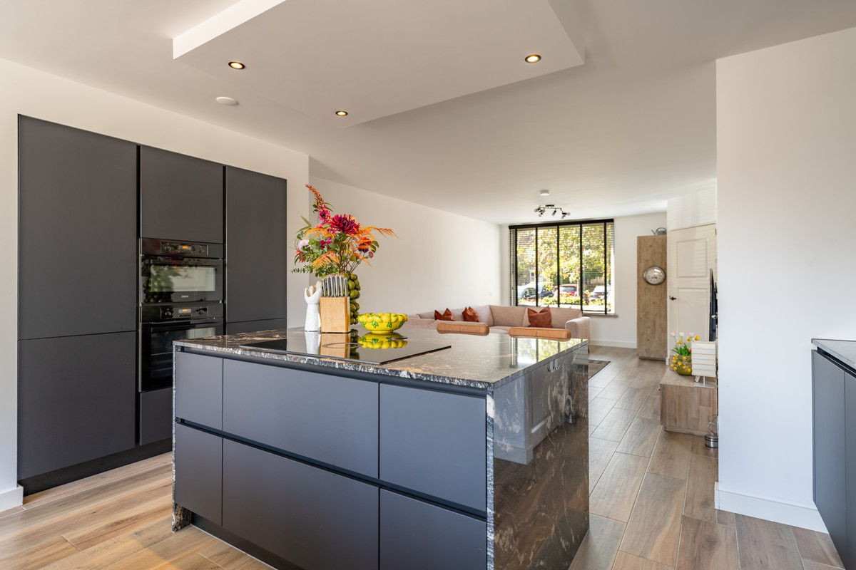 Tussenwoning te koop: Wilgenhof 3, Zoeterwoude