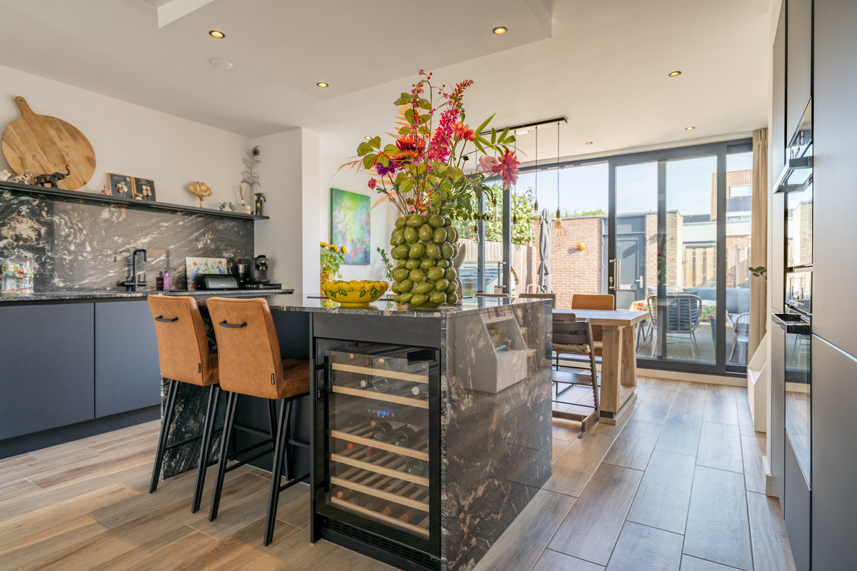 Tussenwoning te koop: Wilgenhof 3, Zoeterwoude