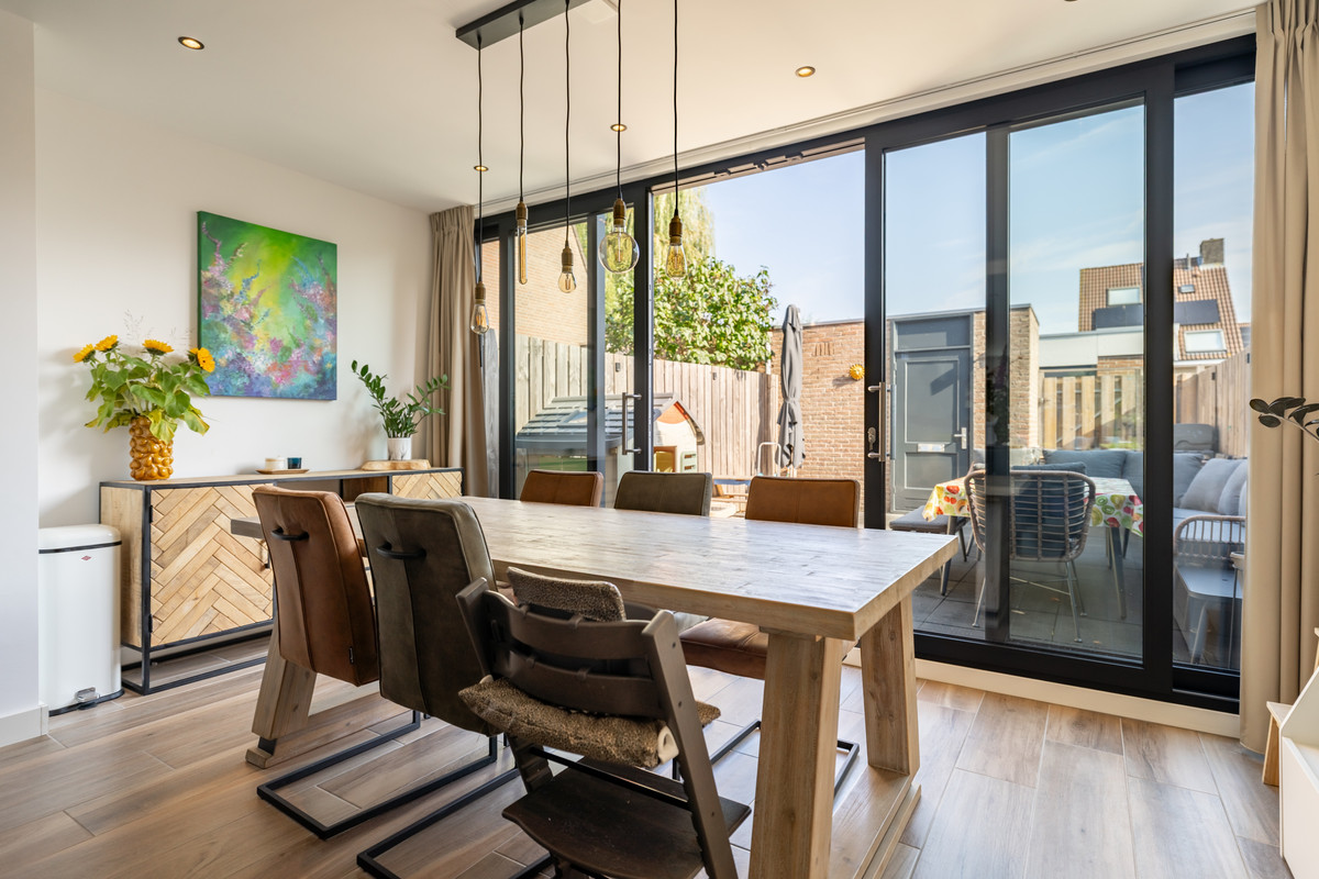 Tussenwoning te koop: Wilgenhof 3, Zoeterwoude