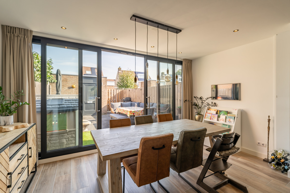 Tussenwoning te koop: Wilgenhof 3, Zoeterwoude