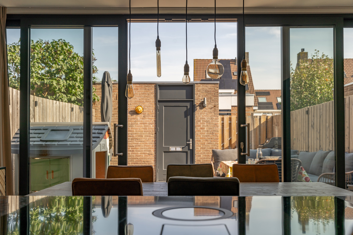 Tussenwoning te koop: Wilgenhof 3, Zoeterwoude