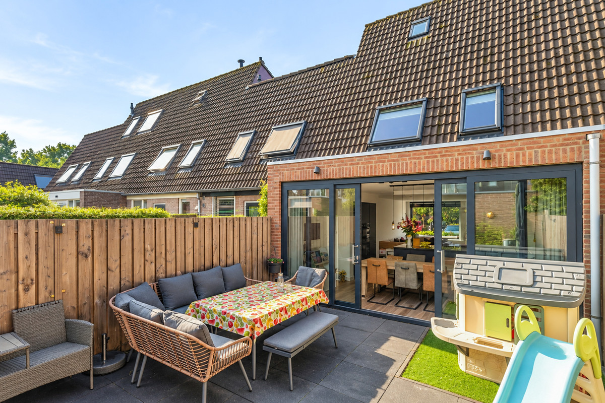 Tussenwoning te koop: Wilgenhof 3, Zoeterwoude