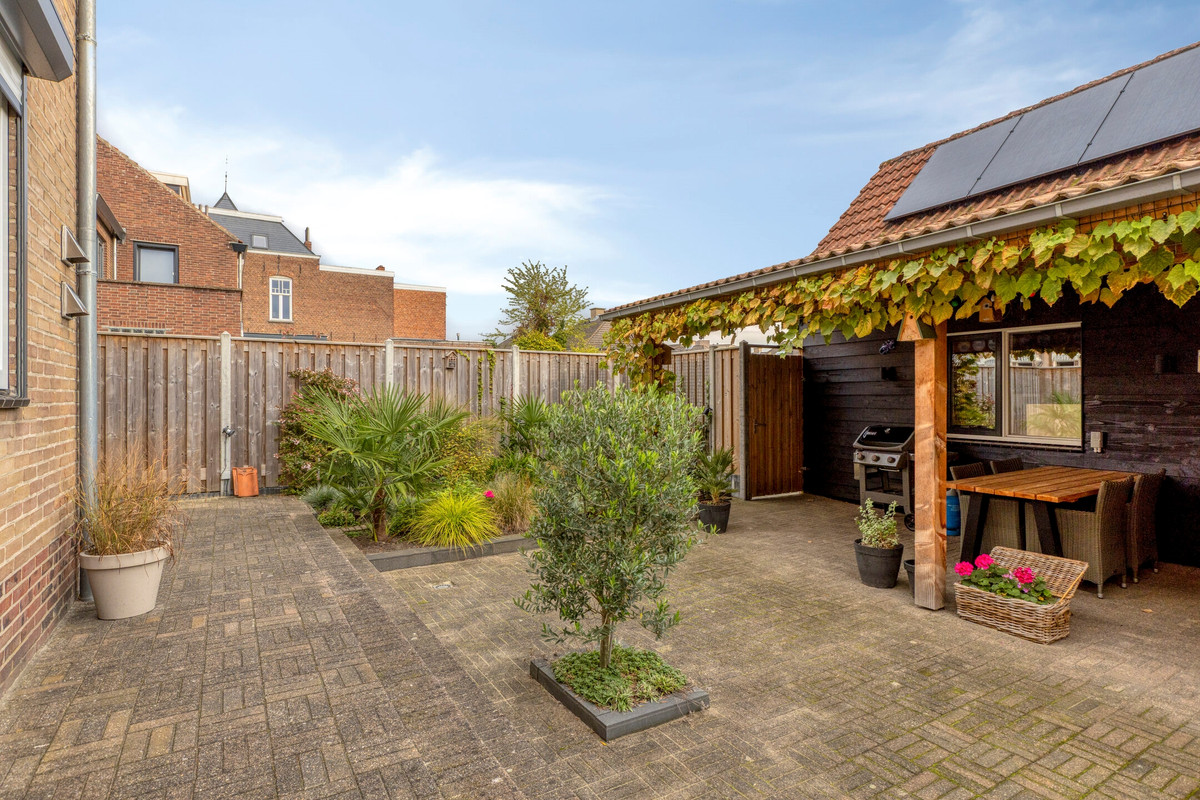Hoekwoning te koop: Steensedijk 17, Hulst