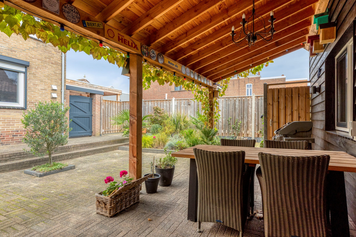 Hoekwoning te koop: Steensedijk 17, Hulst