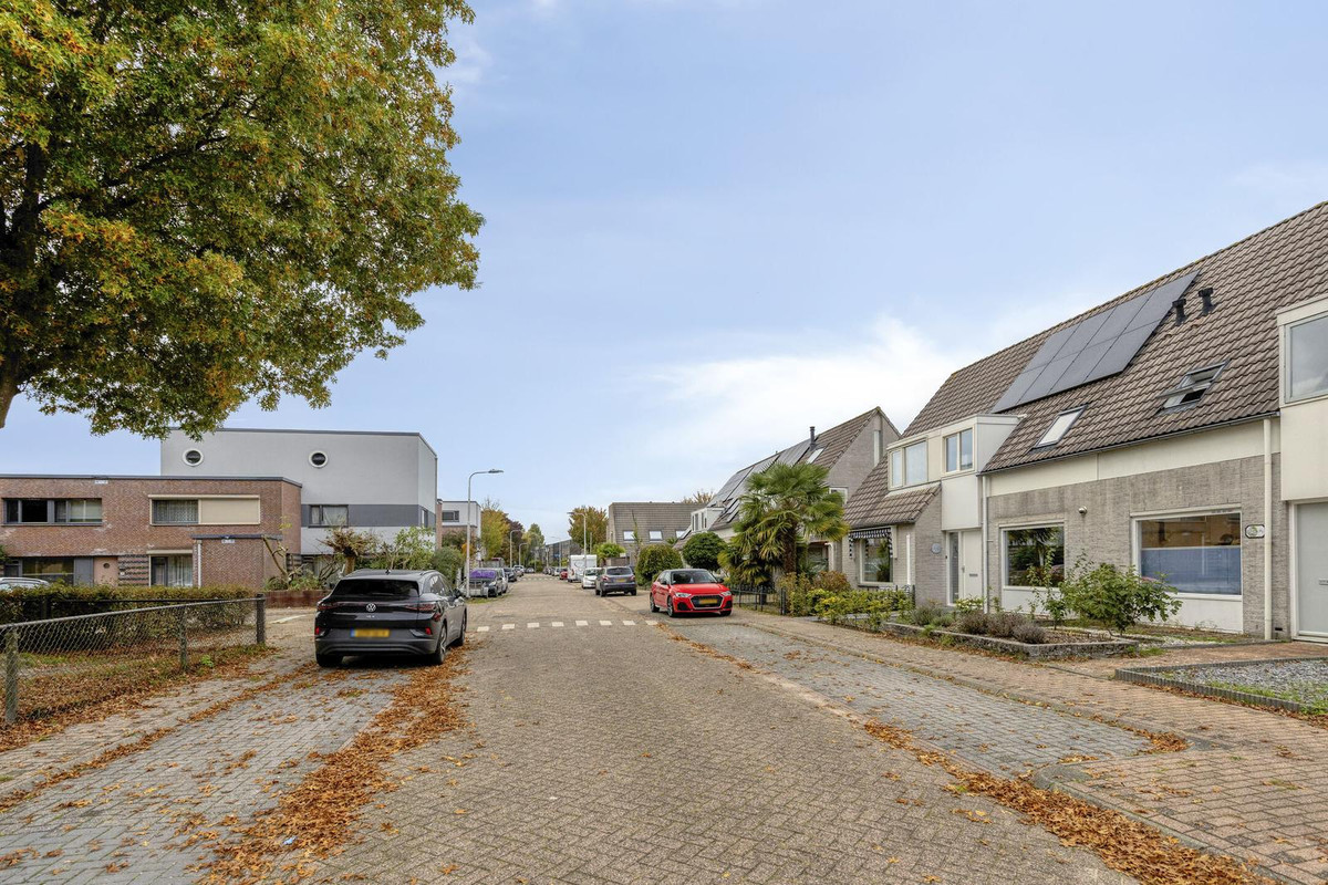 Tussenwoning te koop: Lochemstraat 93, Tilburg