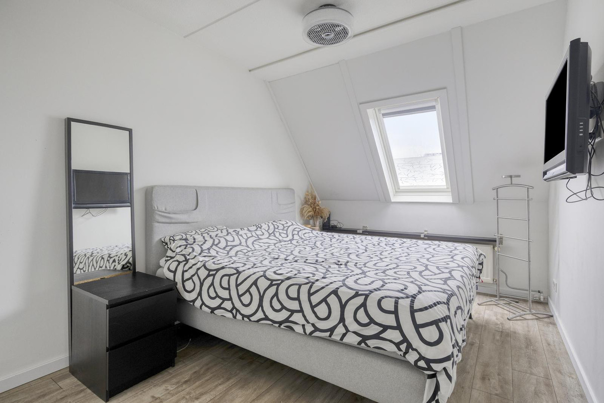 Tussenwoning te koop: Lochemstraat 93, Tilburg