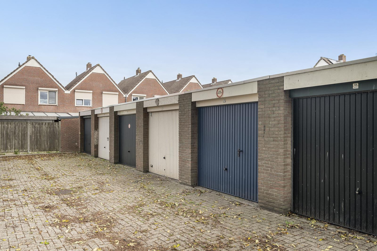 Tussenwoning te koop: Zoutziedersdreef 8, Tholen