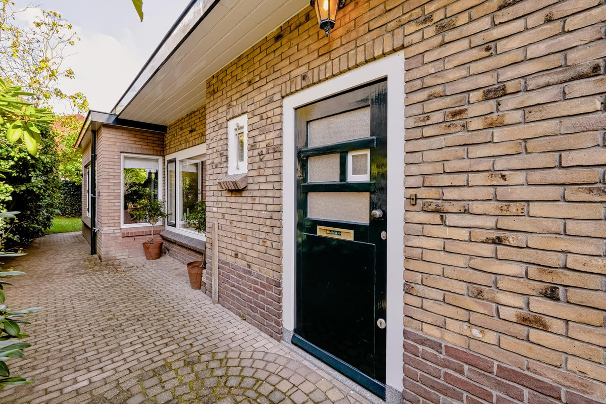 Twee-onder-één-kap te koop: de Geer van Jutfaaslaan 8, Doorn