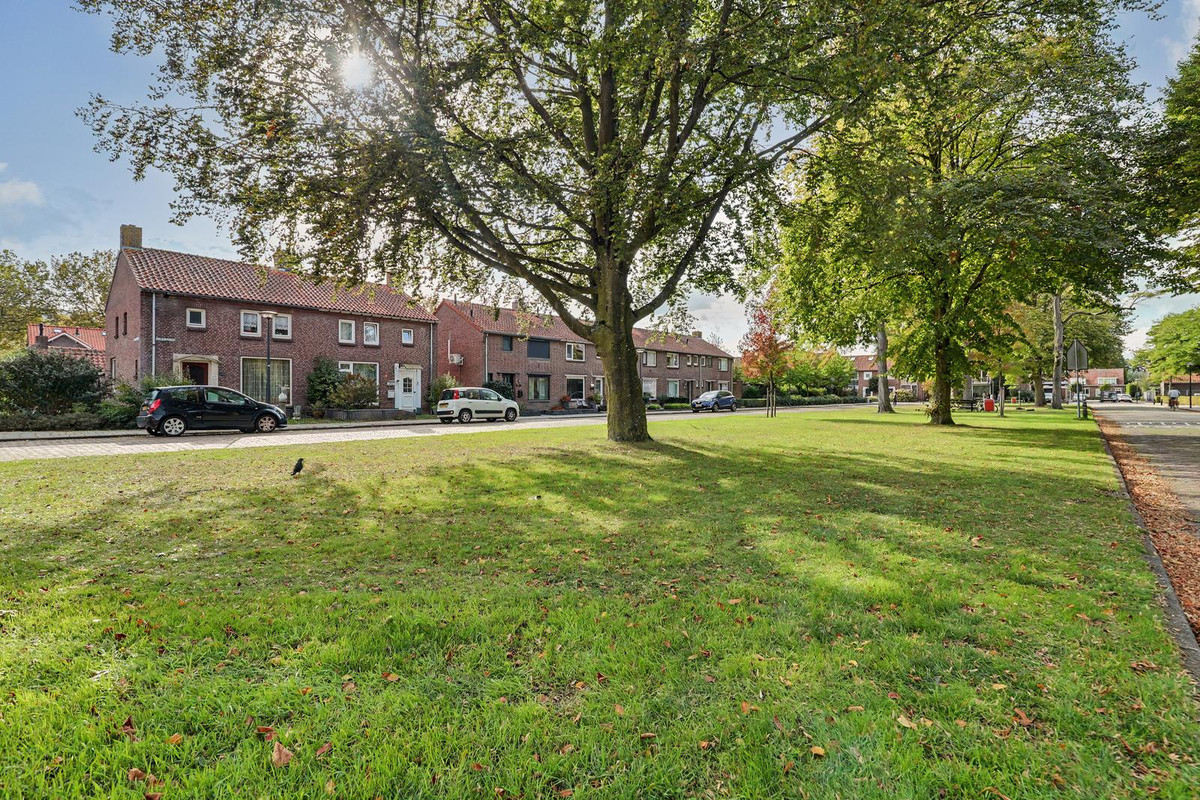 Hoekwoning te koop: van Duvenvoordestraat 46, Waalwijk