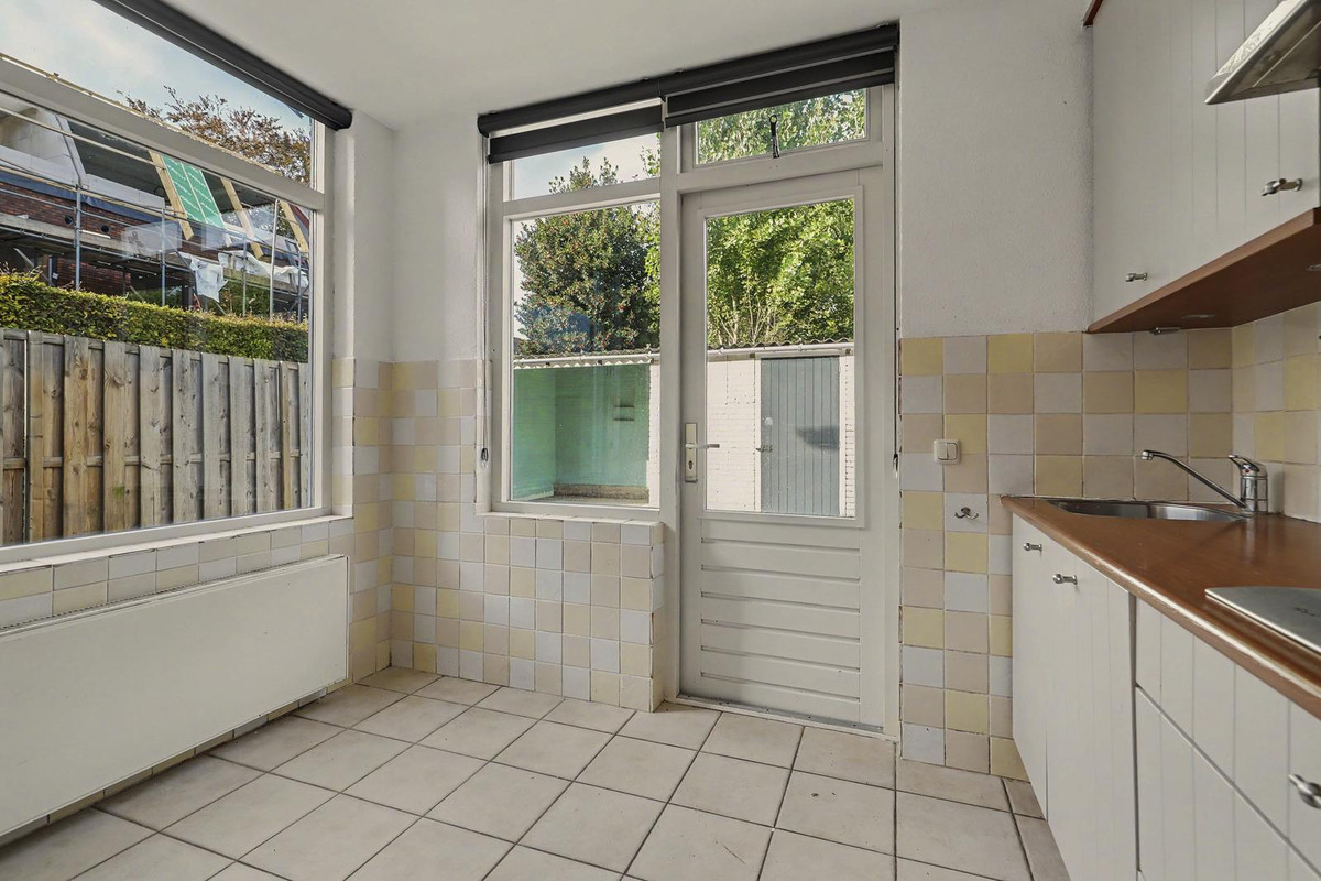 Hoekwoning te koop: van Duvenvoordestraat 46, Waalwijk
