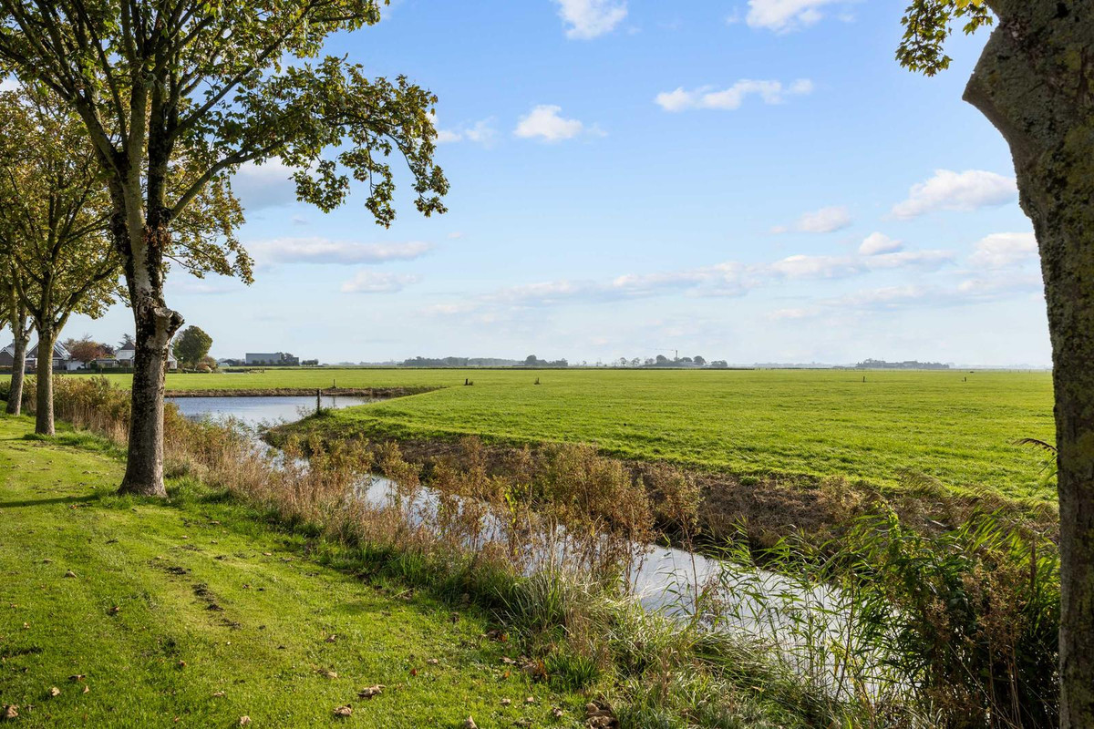 Tussenwoning te koop: De Acacia 18, Bedum