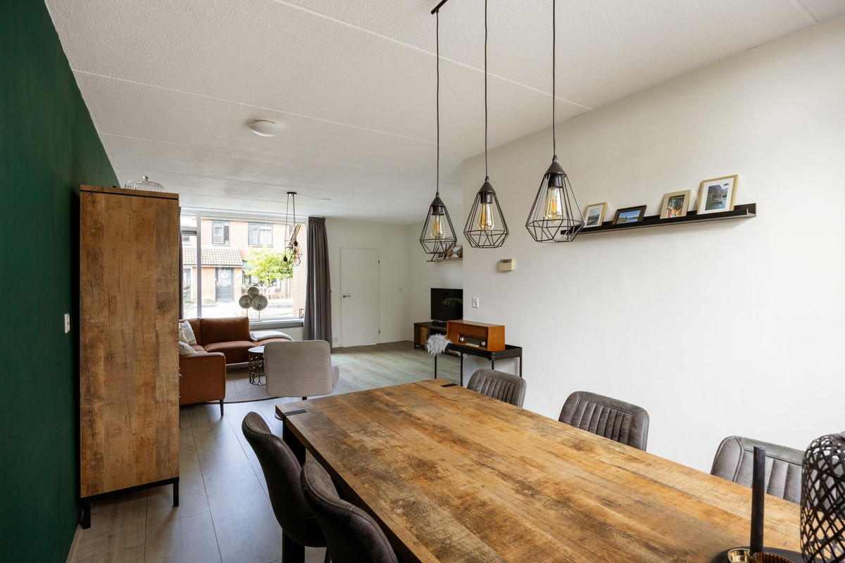 Tussenwoning te koop: De Acacia 18, Bedum