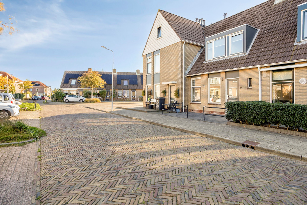 Tussenwoning te koop: Willem de Zwijgerstraat 34, Sneek