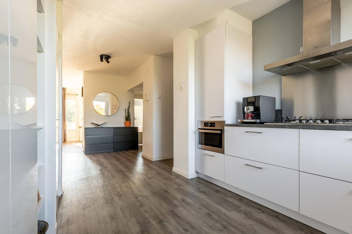 Appartement te koop: Edmond Hellenraadstraat 87, Rotterdam