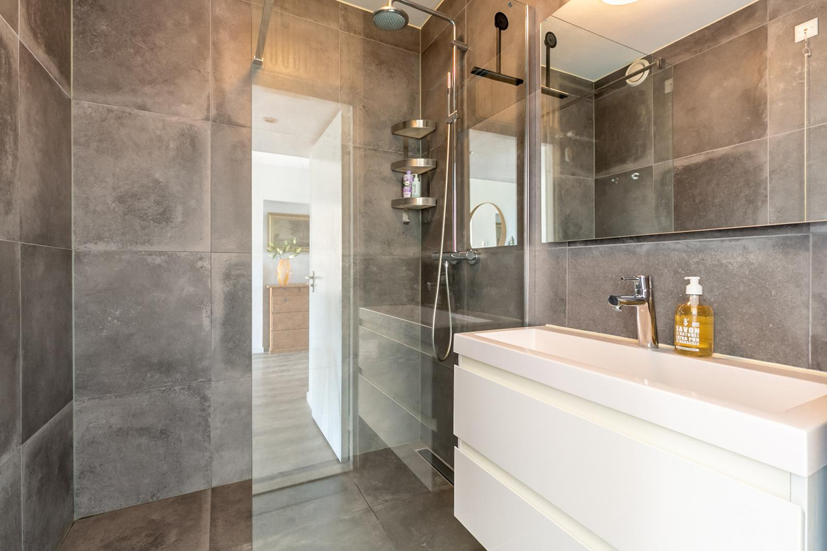 Appartement te koop: Edmond Hellenraadstraat 87, Rotterdam