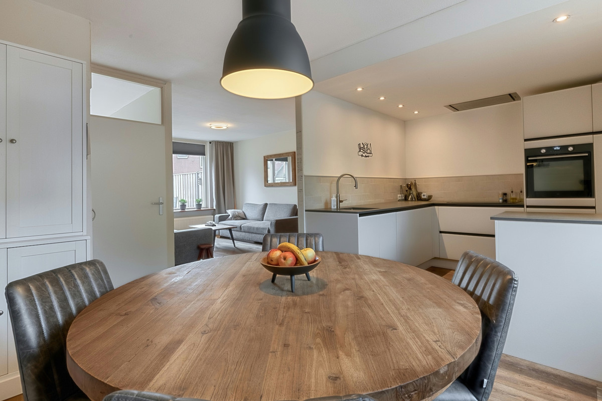 Tussenwoning te koop: Bunnemaheerd 74, Groningen