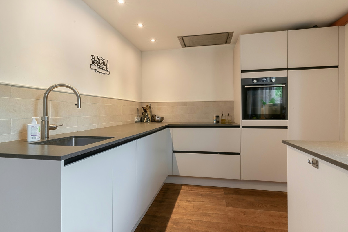Tussenwoning te koop: Bunnemaheerd 74, Groningen