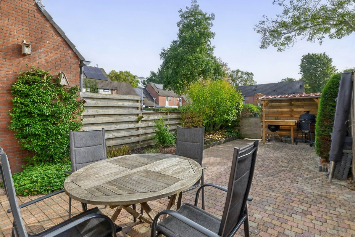 Tussenwoning te koop: Bunnemaheerd 74, Groningen