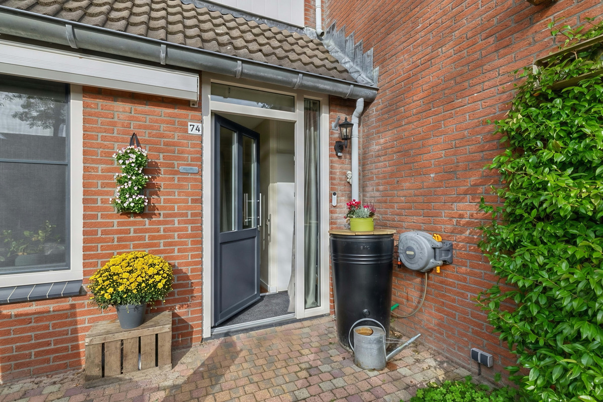 Tussenwoning te koop: Bunnemaheerd 74, Groningen