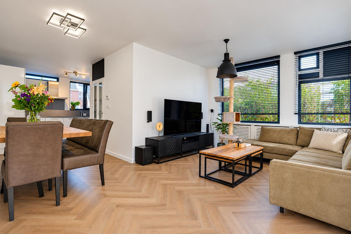 Tussenwoning te koop: Grebbe 1, Rotterdam
