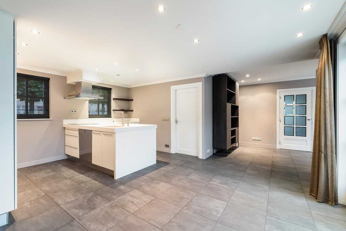 Vrijstaande woning te koop: Patrijslaantje 2, Sassenheim