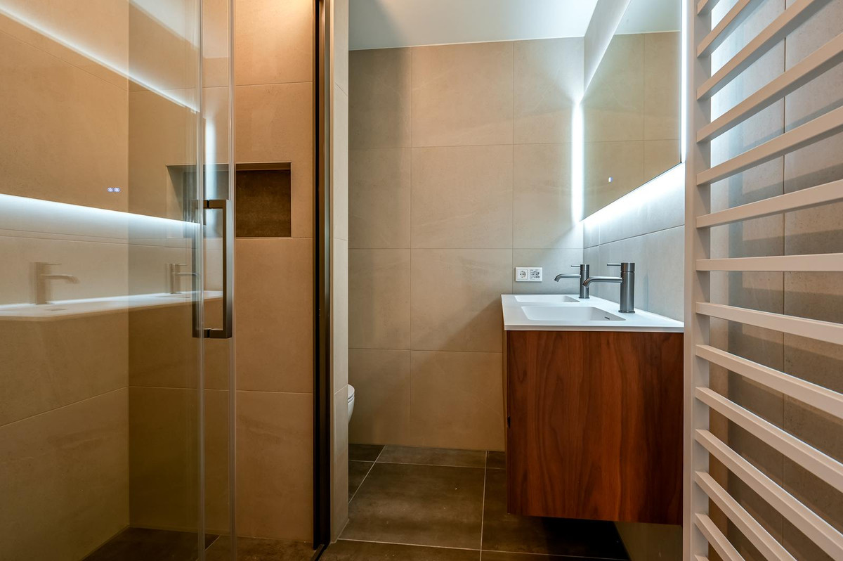 Tussenwoning te koop: Valetaweg 69, Almere