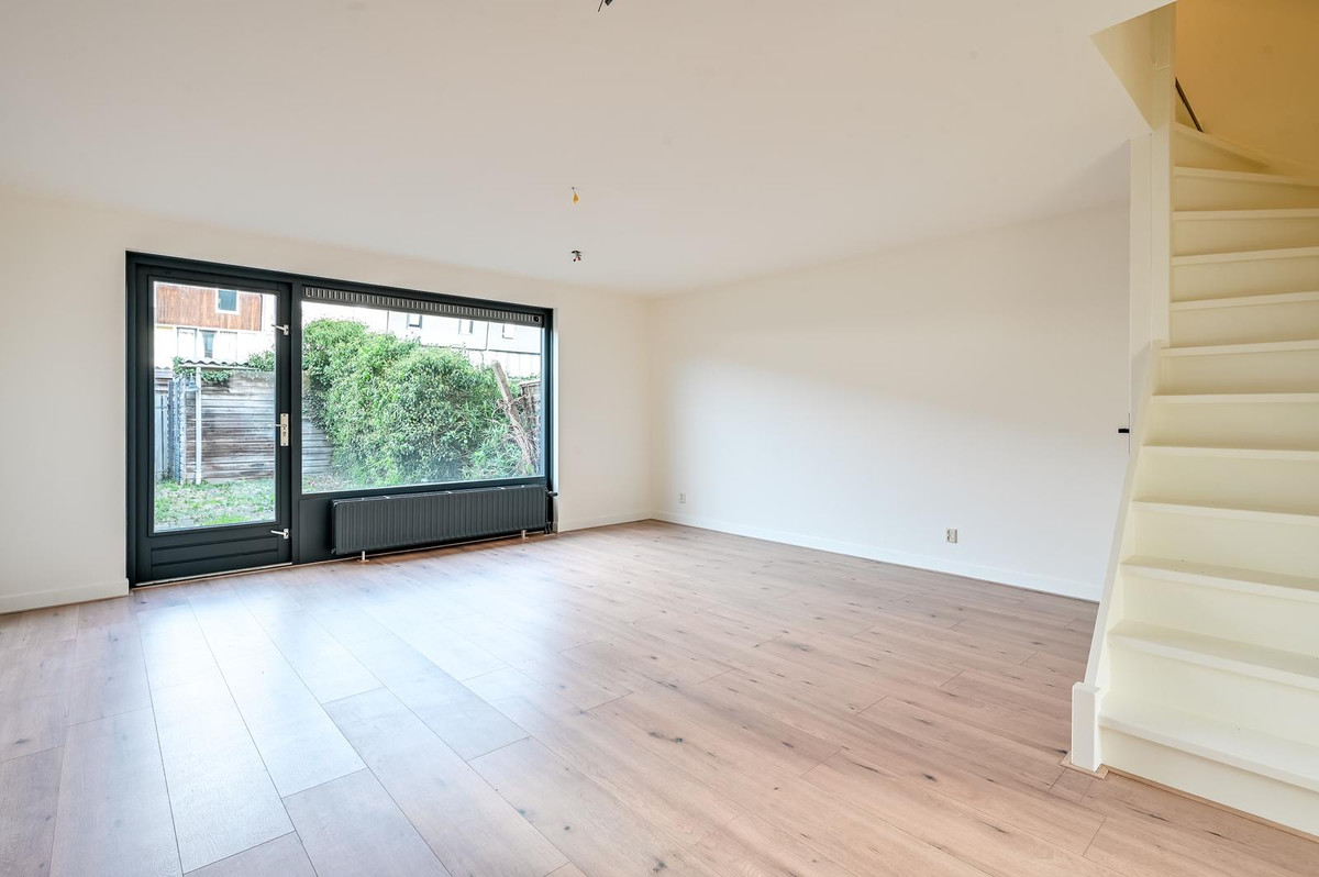 Tussenwoning te koop: Valetaweg 69, Almere