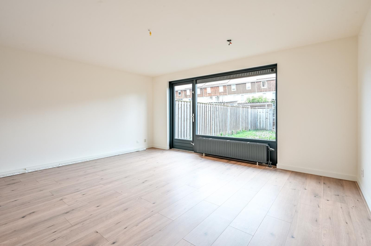 Tussenwoning te koop: Valetaweg 69, Almere