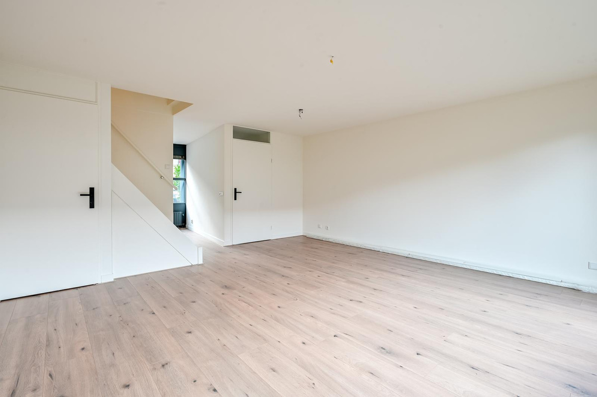 Tussenwoning te koop: Valetaweg 69, Almere