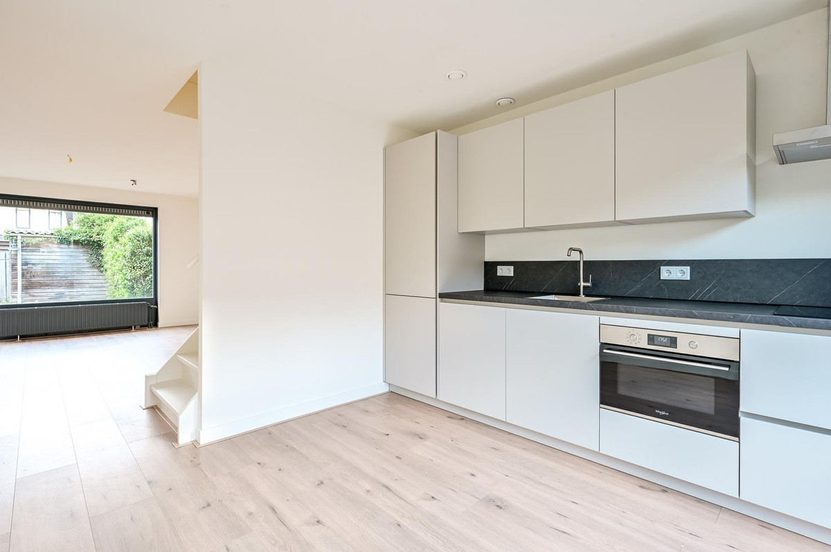 Tussenwoning te koop: Valetaweg 69, Almere